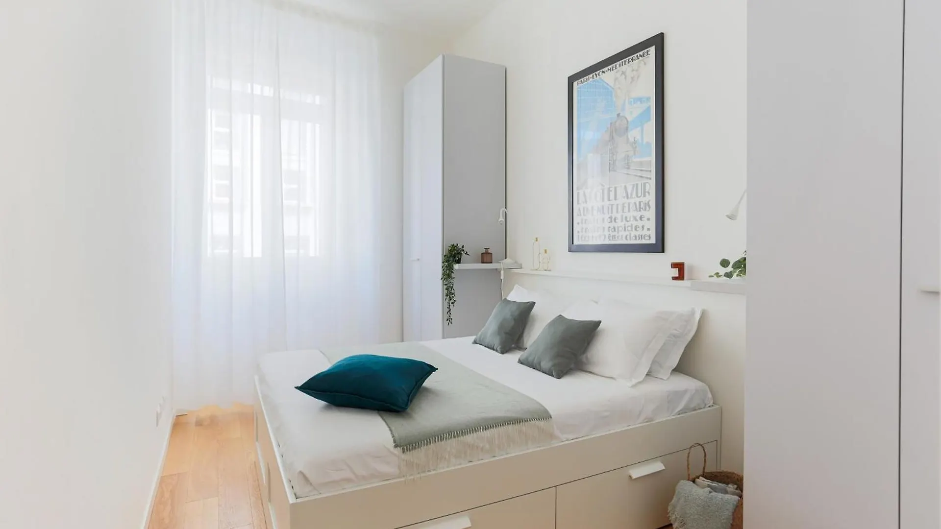 The Best Rent - Modern One Bedroom Apartment In San Babila Milano