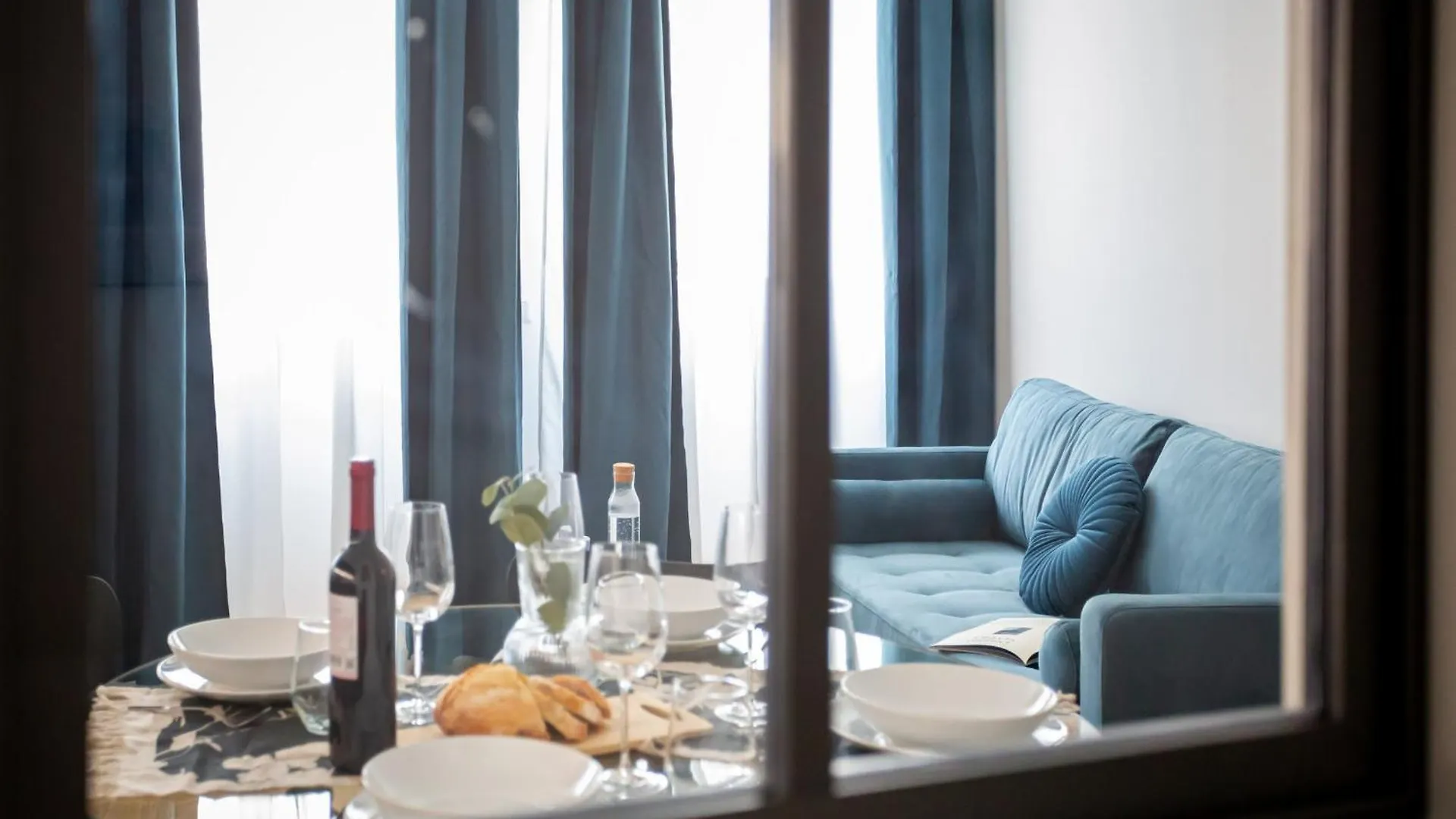 The Best Rent - Modern One Bedroom Apartment In San Babila Milano Italia