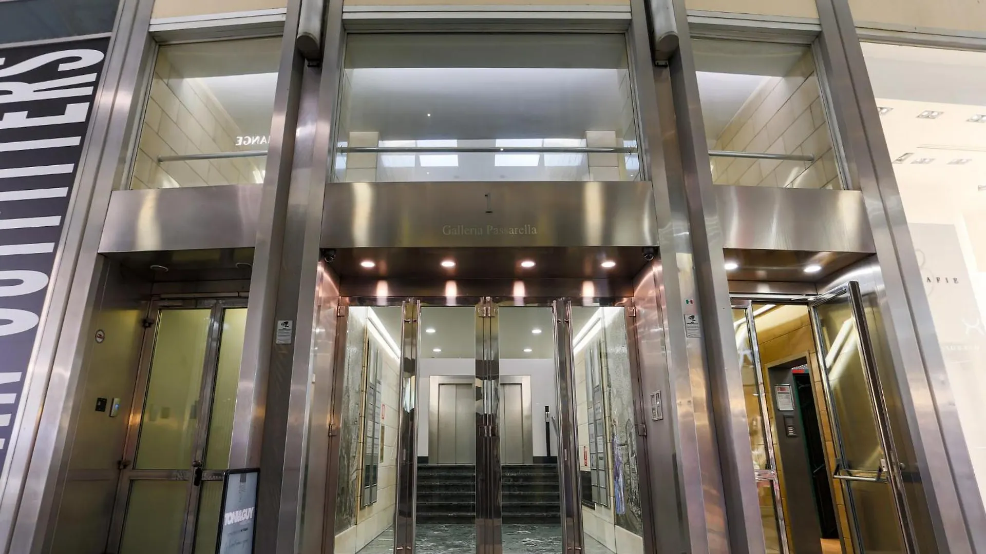 The Best Rent - Modern One Bedroom Apartment In San Babila Milano